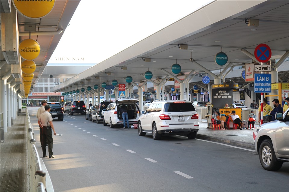 Xe 7 chỗ từ sân bay Tân Sơn Nhất về Bình Thạnh – Giá tốt, tài xế chuyên nghiệp!